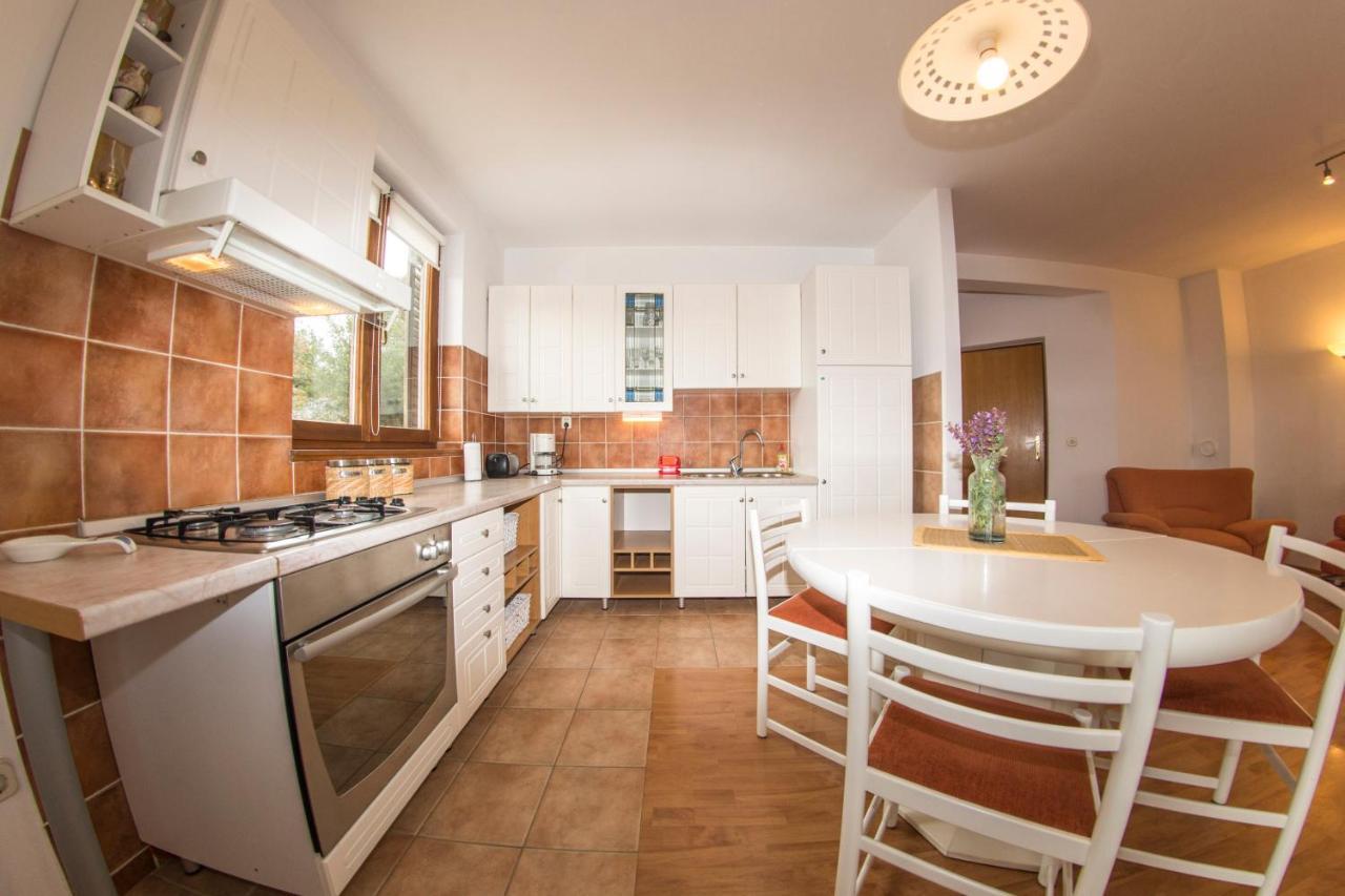 House Lucija Lägenhet Sali Exteriör bild