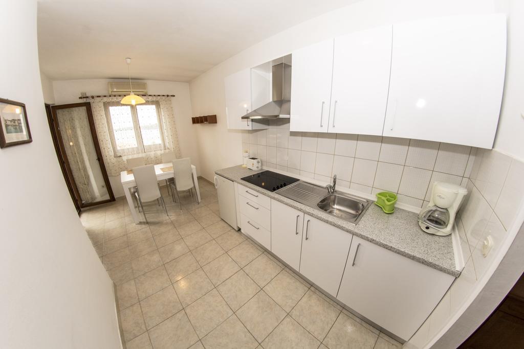 House Lucija Lägenhet Sali Exteriör bild